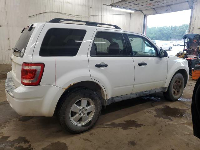 Photo 2 VIN: 1FMCU9D72AKC17306 - FORD ESCAPE XLT 