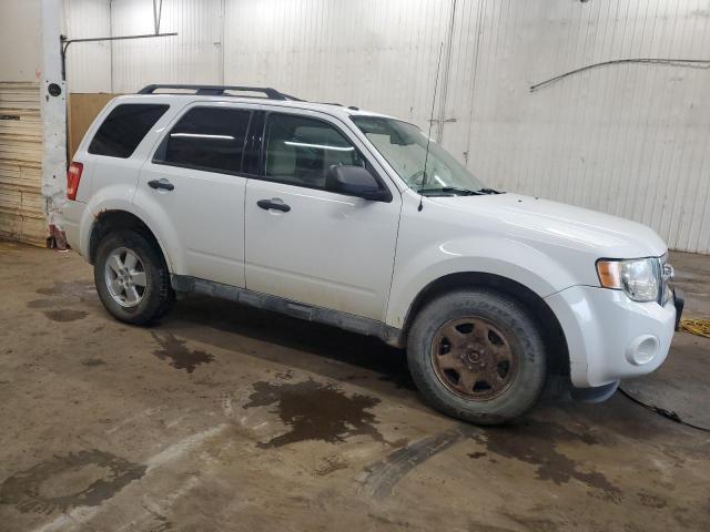 Photo 3 VIN: 1FMCU9D72AKC17306 - FORD ESCAPE XLT 