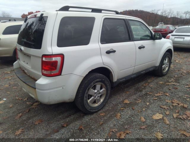 Photo 3 VIN: 1FMCU9D72AKD33881 - FORD ESCAPE 