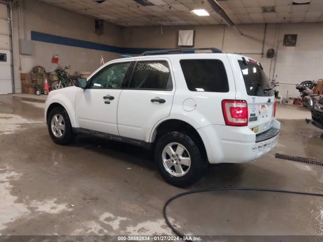 Photo 2 VIN: 1FMCU9D72BKC38724 - FORD ESCAPE 