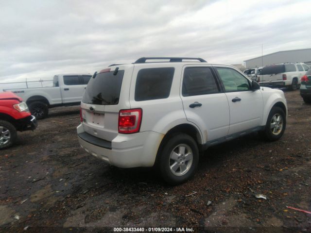 Photo 3 VIN: 1FMCU9D72CKA15391 - FORD ESCAPE 