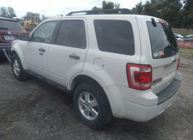 Photo 2 VIN: 1FMCU9D72CKB15443 - FORD ESCAPE 