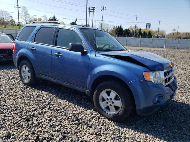 Photo 3 VIN: 1FMCU9D73AKC77286 - FORD ESCAPE 