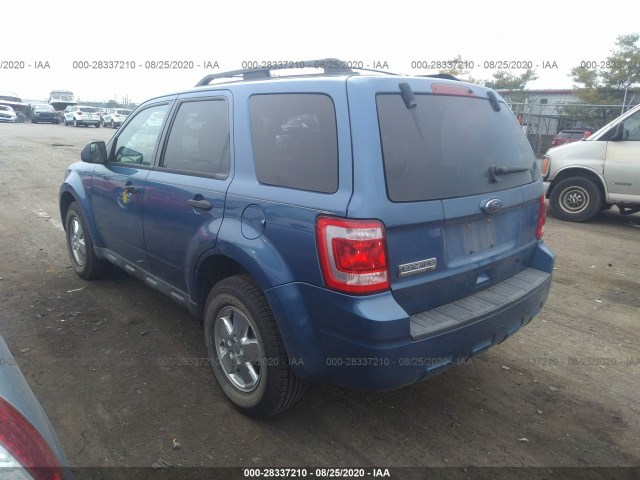 Photo 2 VIN: 1FMCU9D73AKD17723 - FORD ESCAPE 