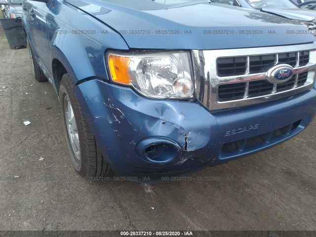 Photo 5 VIN: 1FMCU9D73AKD17723 - FORD ESCAPE 