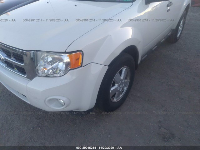 Photo 5 VIN: 1FMCU9D73BKA03488 - FORD ESCAPE 