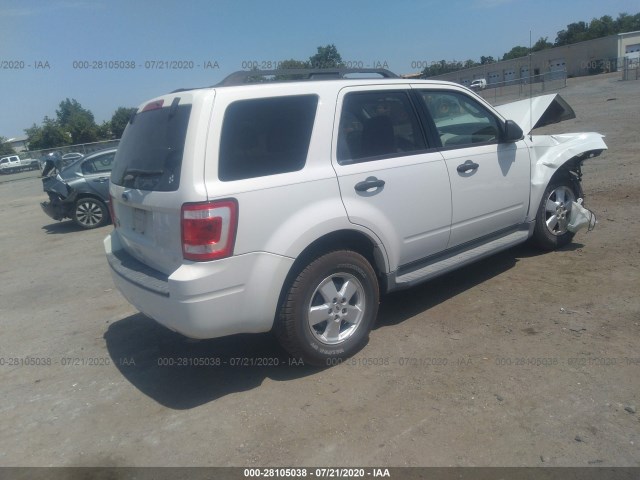 Photo 3 VIN: 1FMCU9D73BKB44223 - FORD ESCAPE 