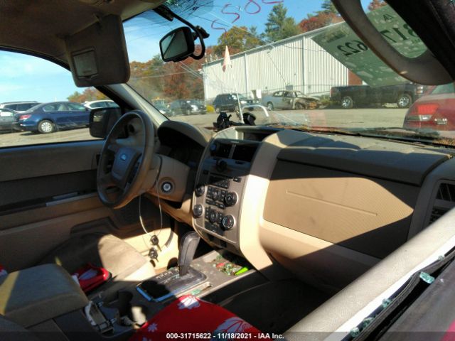 Photo 4 VIN: 1FMCU9D73BKB75102 - FORD ESCAPE 