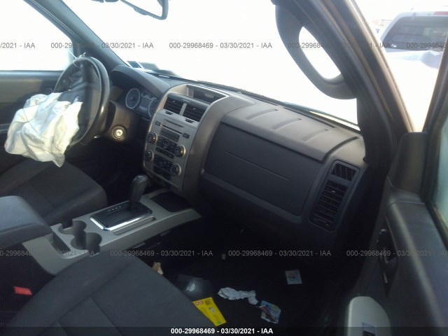 Photo 4 VIN: 1FMCU9D73BKC38294 - FORD ESCAPE 