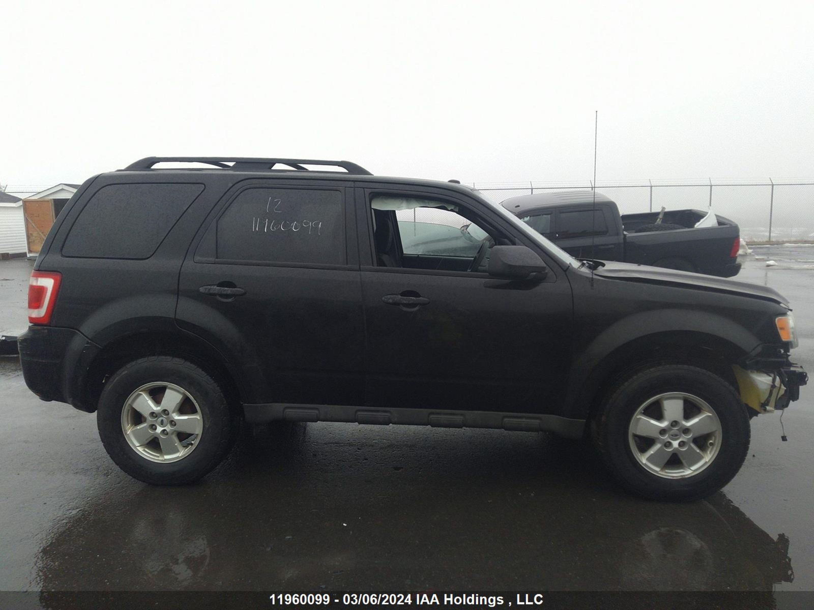 Photo 13 VIN: 1FMCU9D73CKB22854 - FORD ESCAPE 