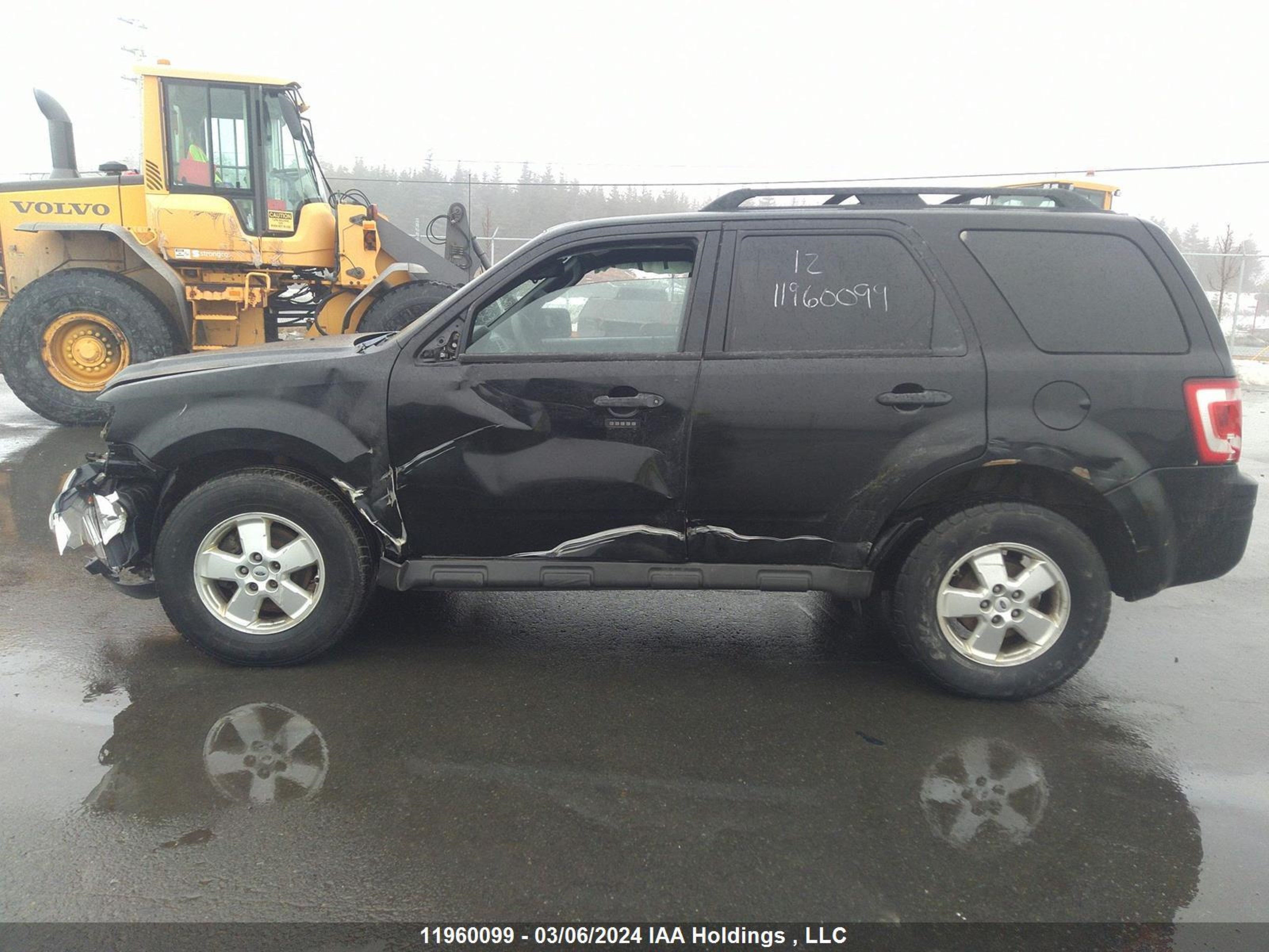 Photo 14 VIN: 1FMCU9D73CKB22854 - FORD ESCAPE 