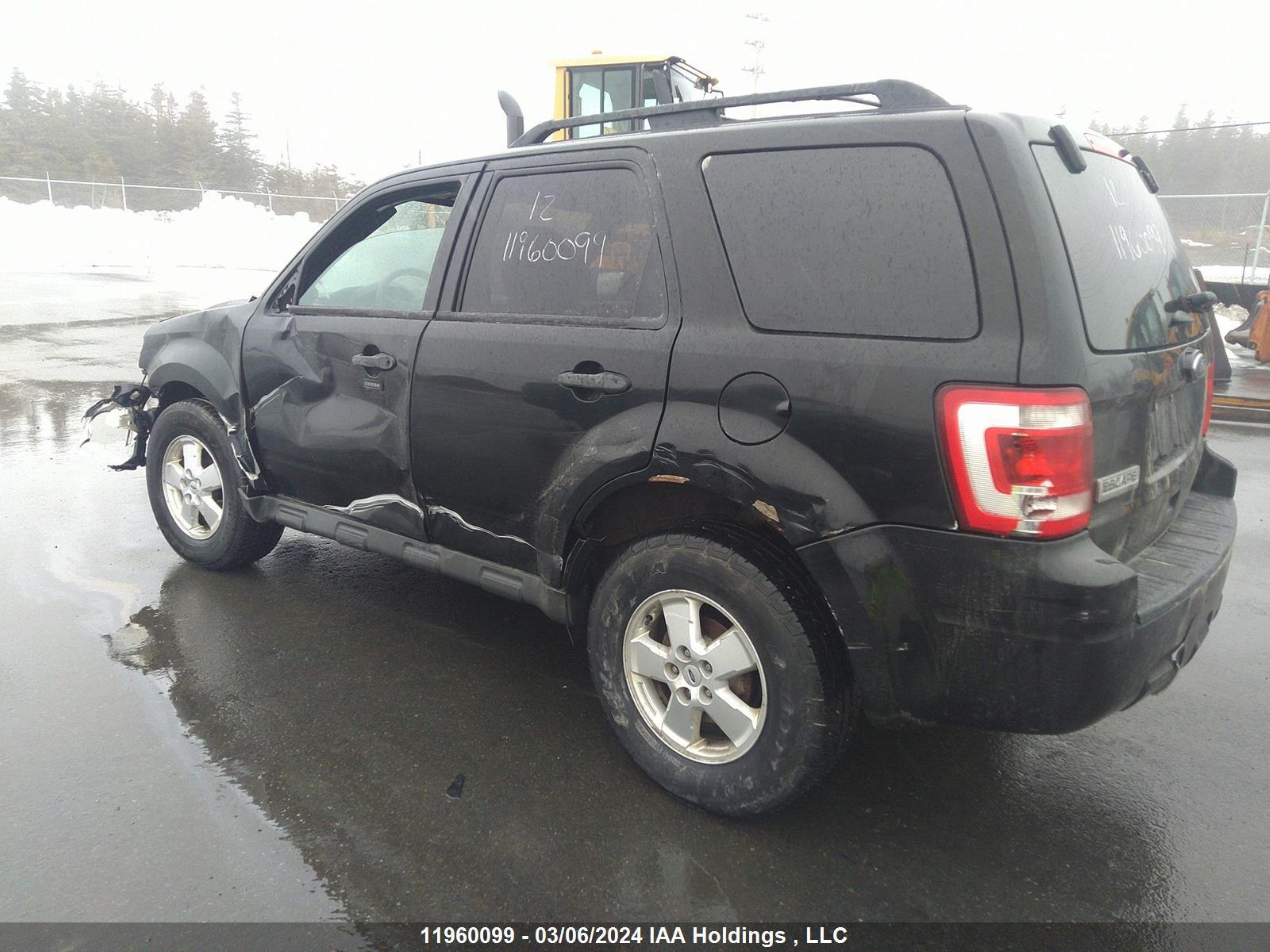 Photo 2 VIN: 1FMCU9D73CKB22854 - FORD ESCAPE 