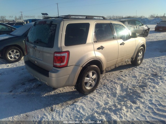 Photo 3 VIN: 1FMCU9D74AKA44923 - FORD ESCAPE 