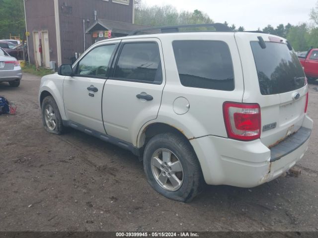 Photo 2 VIN: 1FMCU9D74AKB95079 - FORD ESCAPE 