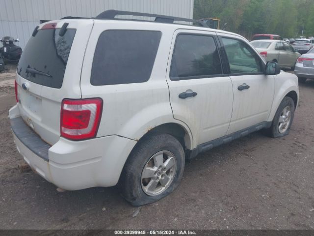 Photo 3 VIN: 1FMCU9D74AKB95079 - FORD ESCAPE 