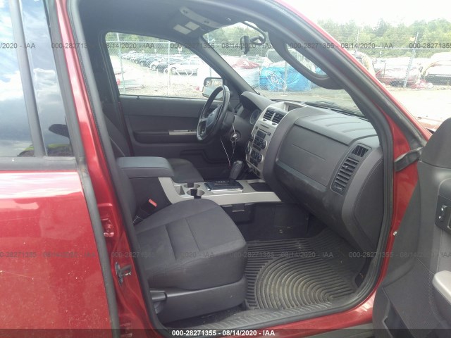 Photo 4 VIN: 1FMCU9D74BKA52120 - FORD ESCAPE 