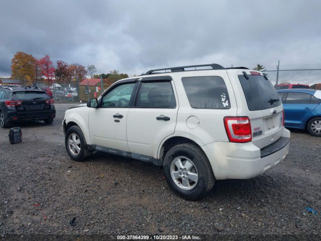 Photo 2 VIN: 1FMCU9D74BKA54501 - FORD ESCAPE 