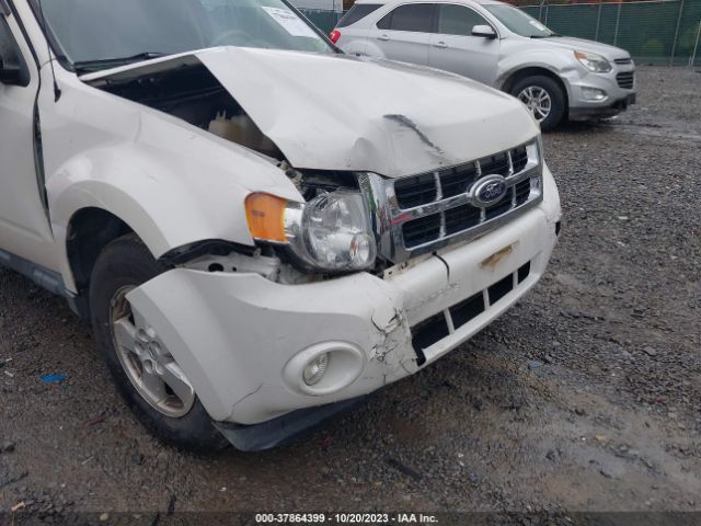 Photo 5 VIN: 1FMCU9D74BKA54501 - FORD ESCAPE 