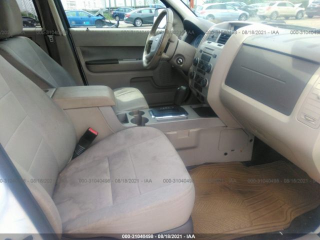 Photo 4 VIN: 1FMCU9D74BKC31807 - FORD ESCAPE 