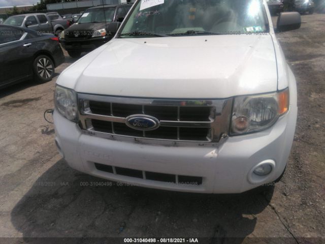 Photo 5 VIN: 1FMCU9D74BKC31807 - FORD ESCAPE 