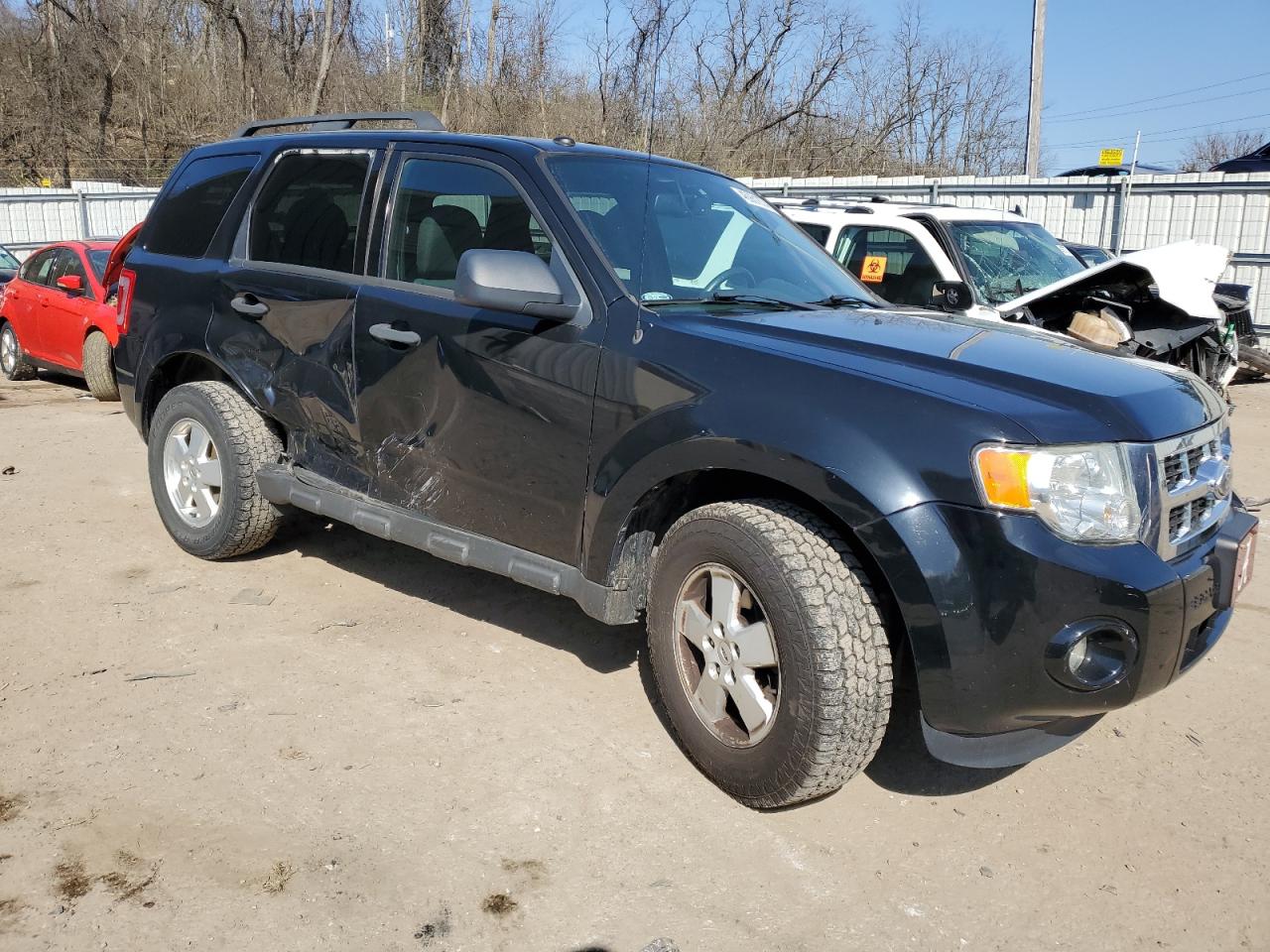 Photo 3 VIN: 1FMCU9D74CKB44426 - FORD ESCAPE 