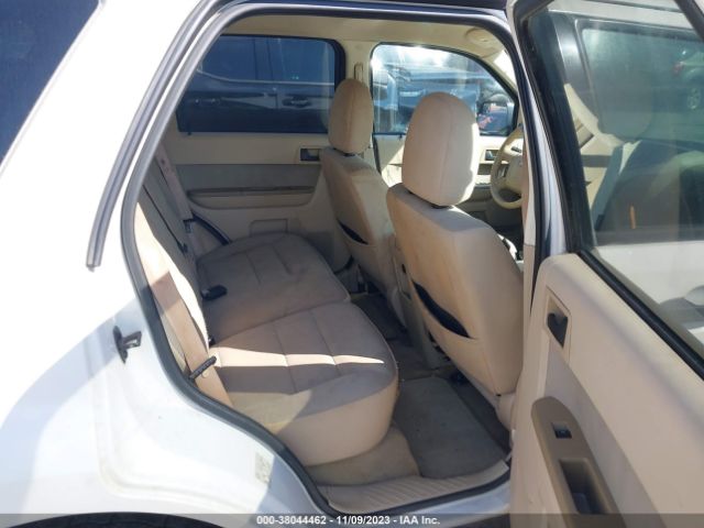 Photo 7 VIN: 1FMCU9D74CKB92993 - FORD ESCAPE 