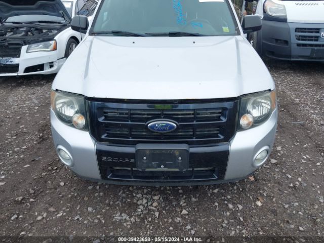 Photo 5 VIN: 1FMCU9D75AKA05564 - FORD ESCAPE 