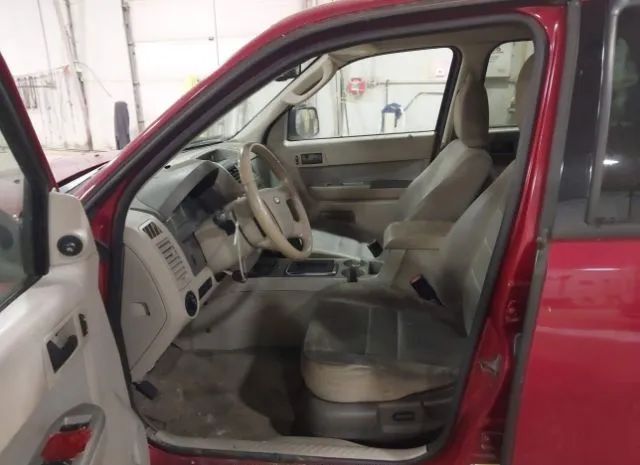 Photo 4 VIN: 1FMCU9D75BKB21395 - FORD ESCAPE 