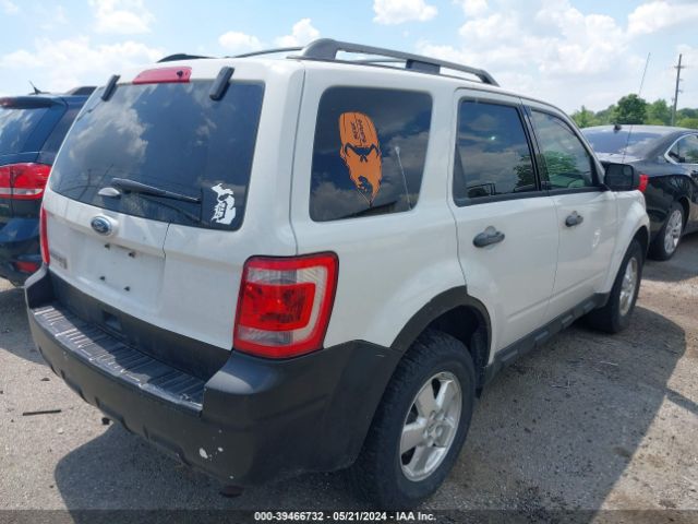 Photo 3 VIN: 1FMCU9D75CKB58674 - FORD ESCAPE 