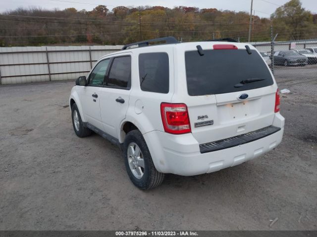 Photo 2 VIN: 1FMCU9D75CKC29646 - FORD ESCAPE 