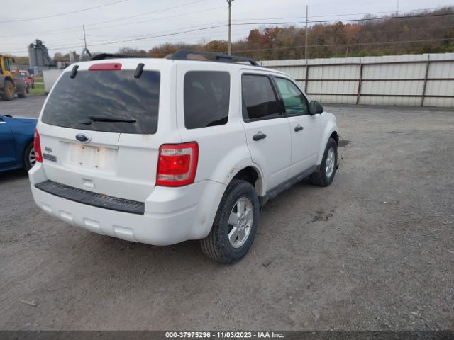 Photo 3 VIN: 1FMCU9D75CKC29646 - FORD ESCAPE 