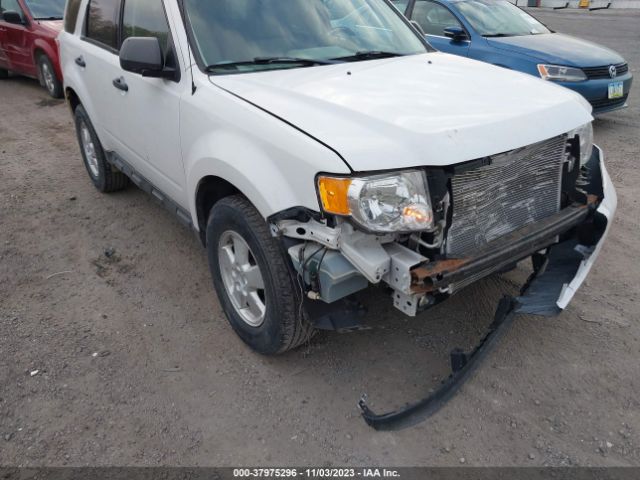 Photo 5 VIN: 1FMCU9D75CKC29646 - FORD ESCAPE 