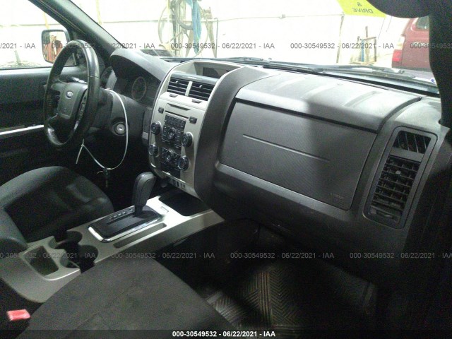 Photo 4 VIN: 1FMCU9D76AKB62147 - FORD ESCAPE 