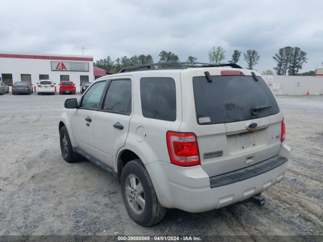 Photo 2 VIN: 1FMCU9D76AKC50566 - FORD ESCAPE 