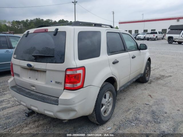 Photo 3 VIN: 1FMCU9D76AKC50566 - FORD ESCAPE 