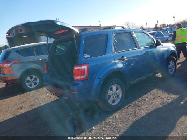 Photo 3 VIN: 1FMCU9D76AKC60384 - FORD ESCAPE 