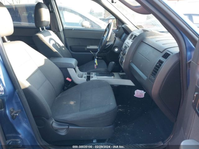 Photo 4 VIN: 1FMCU9D76AKC60384 - FORD ESCAPE 