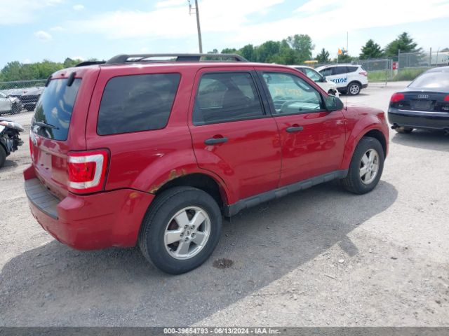 Photo 3 VIN: 1FMCU9D76BKA66973 - FORD ESCAPE 