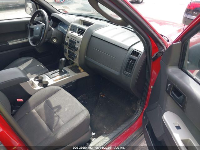 Photo 4 VIN: 1FMCU9D76BKA66973 - FORD ESCAPE 