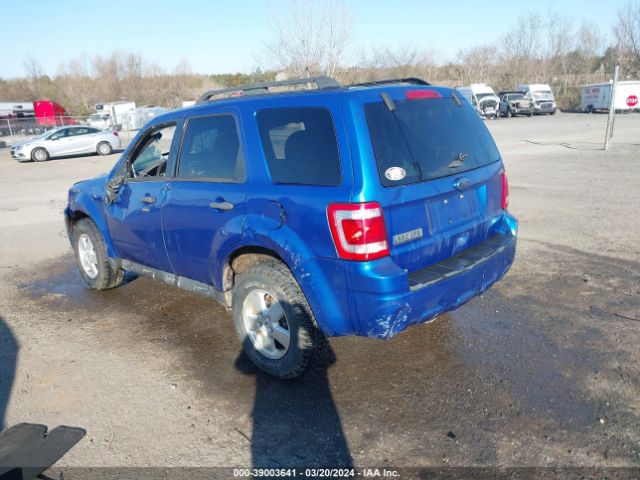 Photo 2 VIN: 1FMCU9D76CKA13742 - FORD ESCAPE 