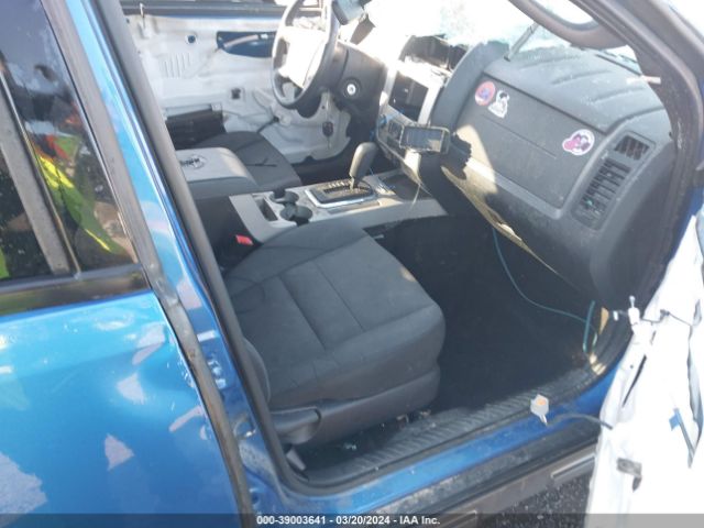 Photo 4 VIN: 1FMCU9D76CKA13742 - FORD ESCAPE 