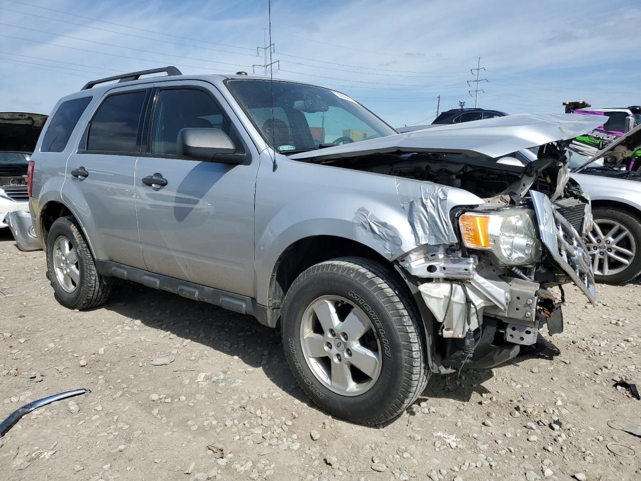 Photo 3 VIN: 1FMCU9D76CKB40524 - FORD ESCAPE 