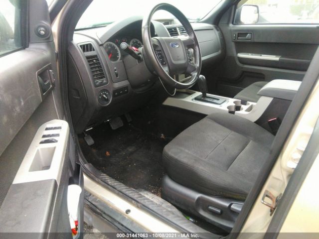 Photo 4 VIN: 1FMCU9D77AKB20716 - FORD ESCAPE 