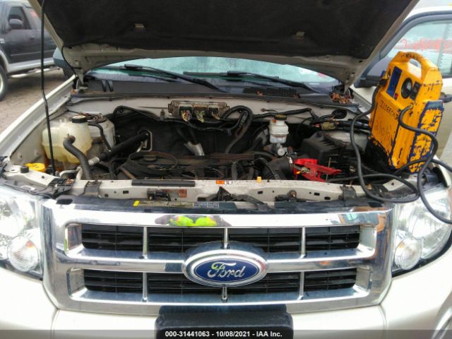 Photo 9 VIN: 1FMCU9D77AKB20716 - FORD ESCAPE 