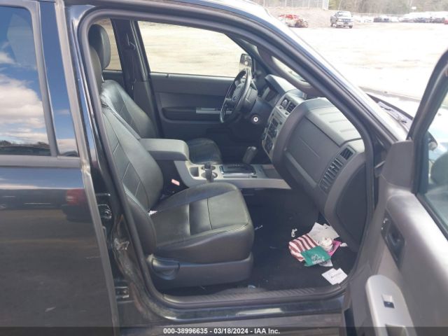 Photo 4 VIN: 1FMCU9D77BKA12100 - FORD ESCAPE 