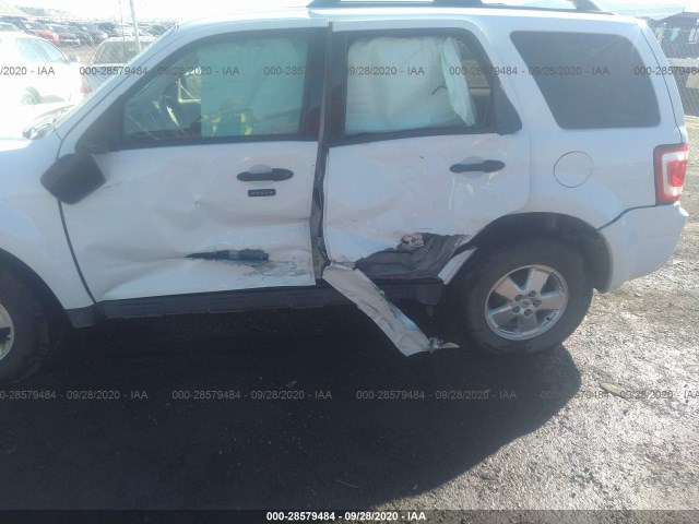 Photo 5 VIN: 1FMCU9D77BKA45100 - FORD ESCAPE 