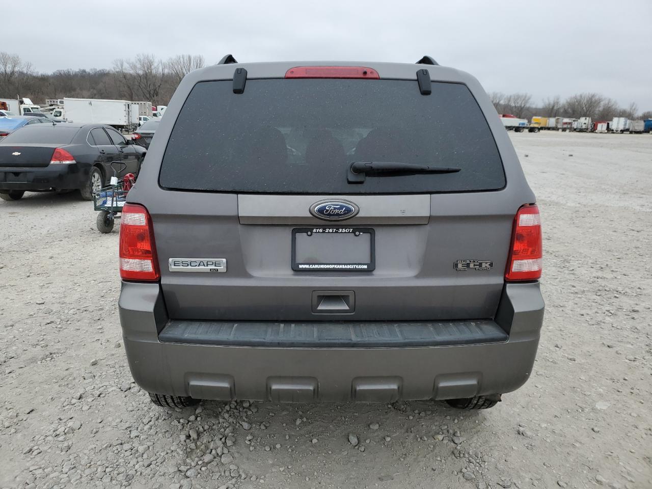 Photo 5 VIN: 1FMCU9D77BKA68280 - FORD ESCAPE 