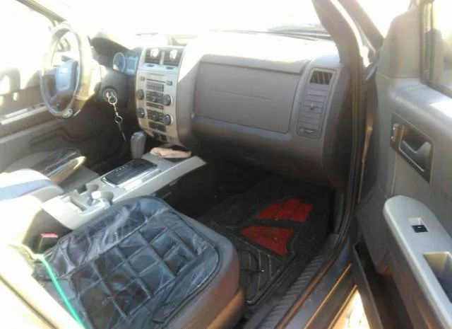 Photo 4 VIN: 1FMCU9D77BKB08857 - FORD ESCAPE 