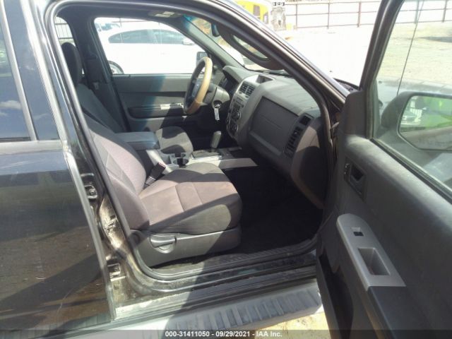 Photo 4 VIN: 1FMCU9D77BKB17879 - FORD ESCAPE 