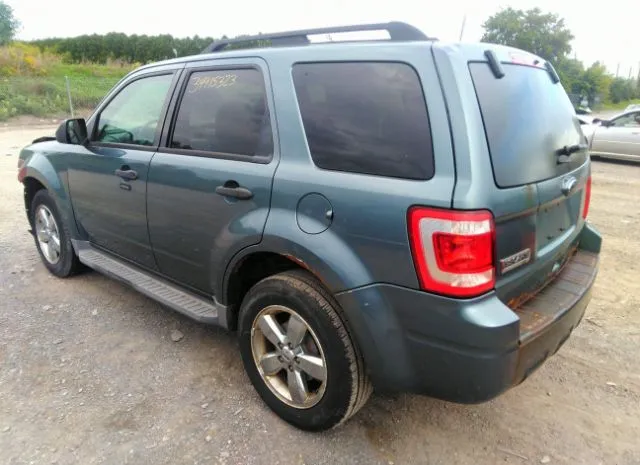 Photo 2 VIN: 1FMCU9D77CKA26595 - FORD ESCAPE 